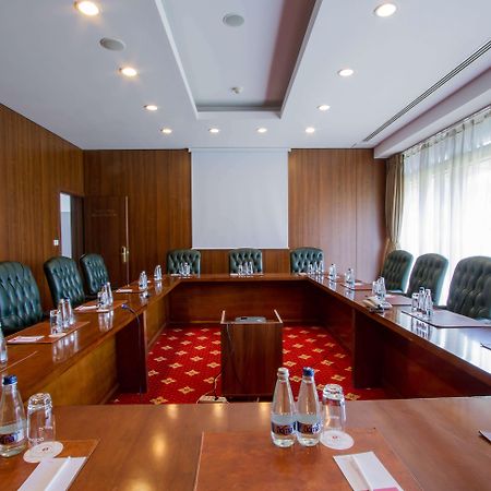 Hotel Hp Tower One Brasov Сэчеле Экстерьер фото