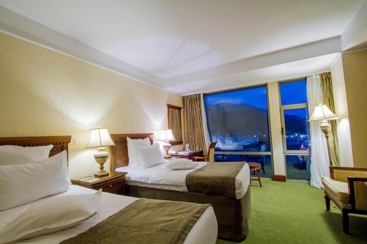 Hotel Hp Tower One Brasov Сэчеле Экстерьер фото