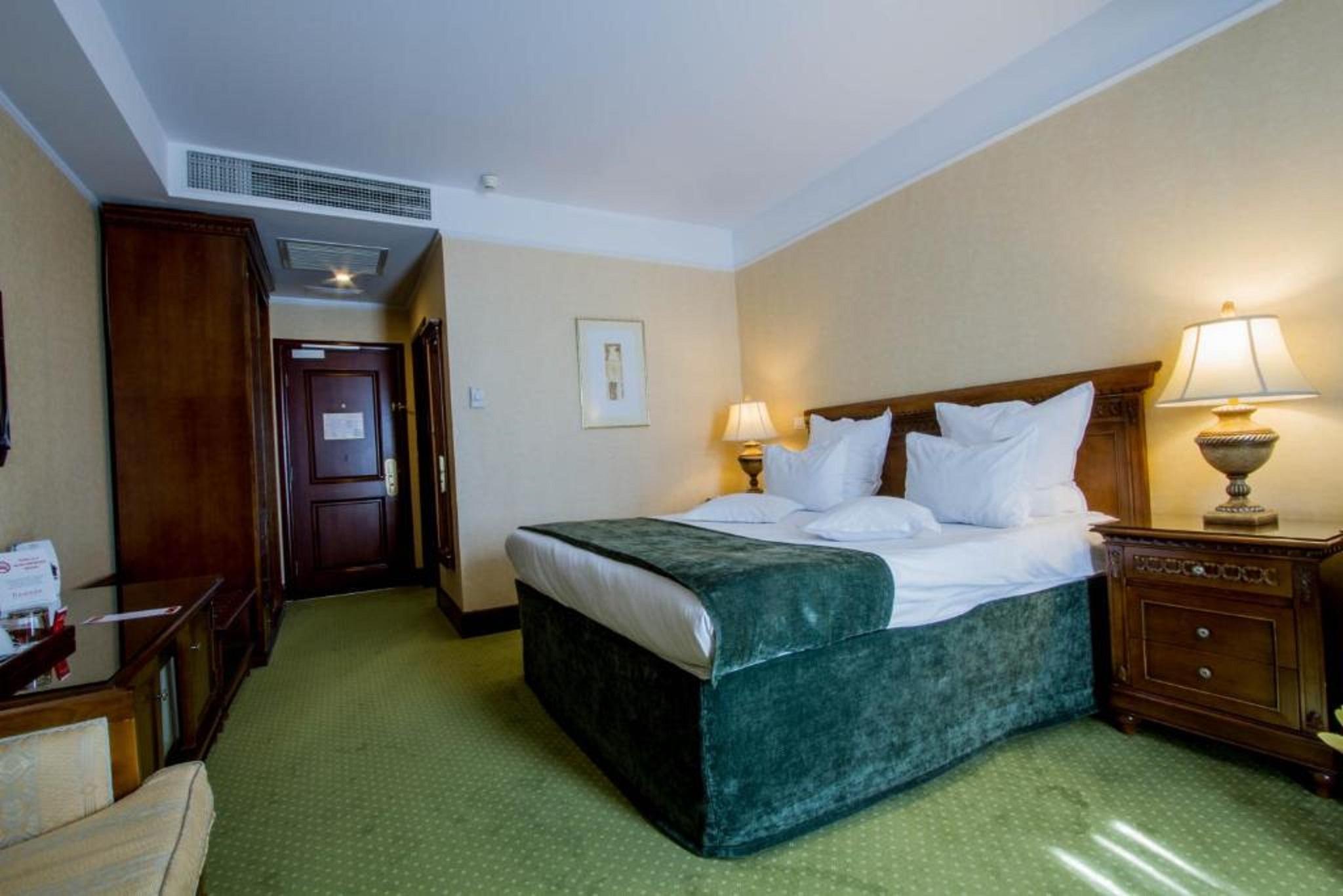 Hotel Hp Tower One Brasov Сэчеле Экстерьер фото