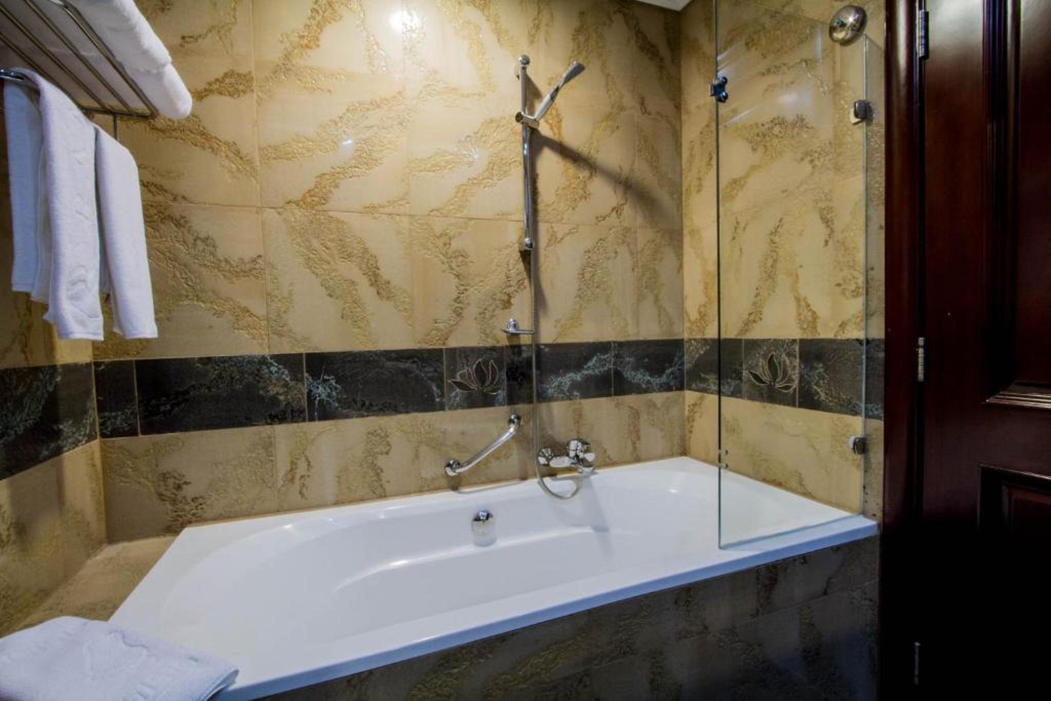 Hotel Hp Tower One Brasov Сэчеле Экстерьер фото