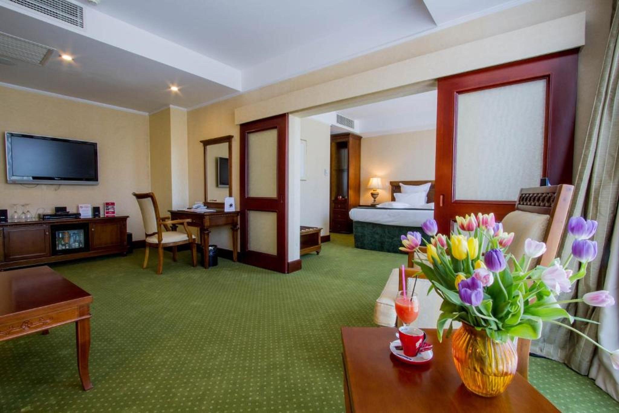Hotel Hp Tower One Brasov Сэчеле Экстерьер фото